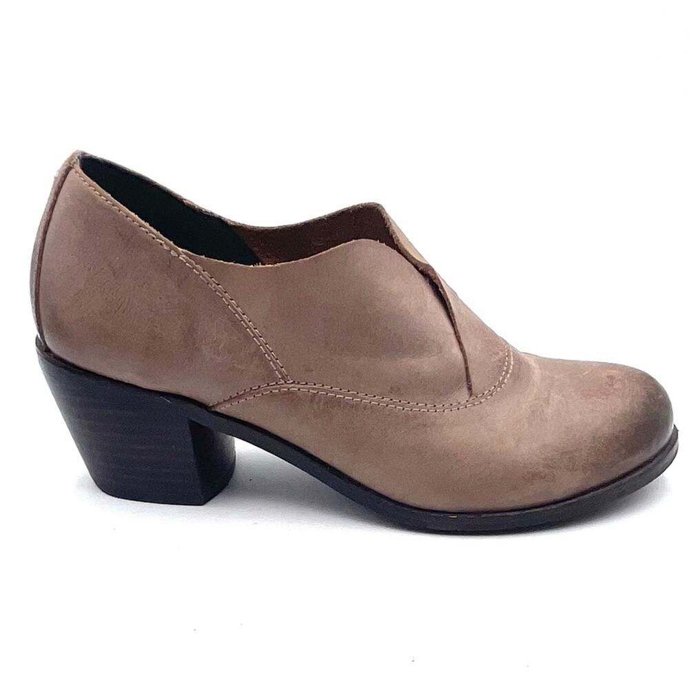 Salvia Brie taupe brown leather stacked heel ankle boots size 7.5